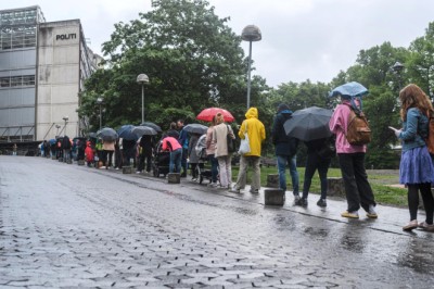 Stilte i passkø klokken fem om morgenen: – Det er bare helt håpløst