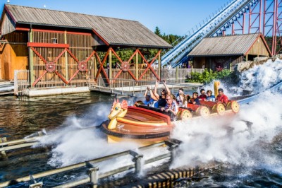 Dette koster familieparkene: - Nesten billigere å dra til Syden - Hinsides pris