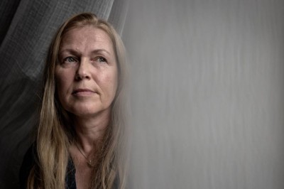 Line vs. Forsvaret - Line Svingen var oberstløytnant og Forsvarets første kvinnelige helikopterpilot.