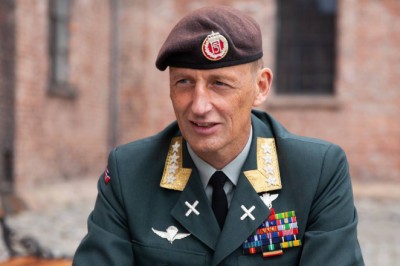 Forsvarssjefen ber om innsyn i dimittering av 30 gardister