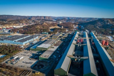 Stenger ned produksjon etter for høye strømkostnader