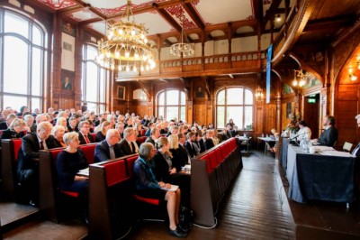 Fylkespolitikere ga seg selv dobbel lønn