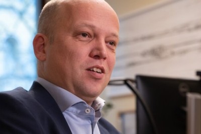 Vedum: Innfører lavere elavgift ( 5 øre ! )