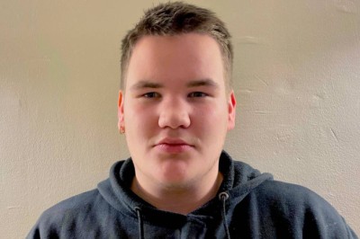 Fikk bot for å vise fingeren til politiet – jussprofessor ber ham anke