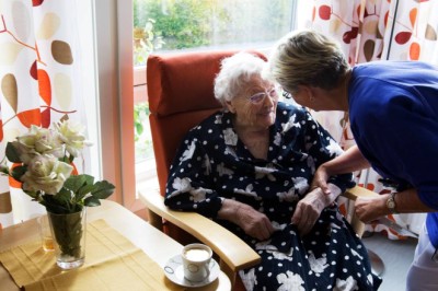 Helseministeren sier vi må ta større ansvar for egen alderdom