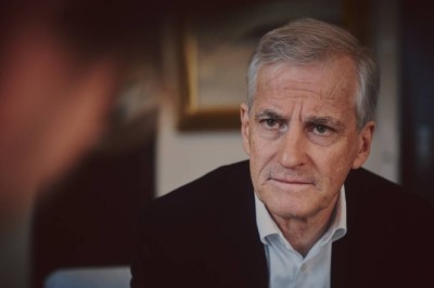 Støre møter internt Ap-opprør: Åpner for å øke ytelser