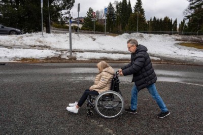 Grete bedt om å legge ut 10 500 kroner i veka for reiser til sjukehuset: – Heilt håplaust