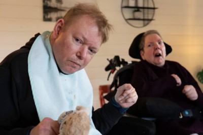 Nordre Land kommune tar tre bebuarar med utviklings­hemming til retten for å få dei til å flytte